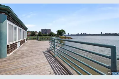 200 Grand Cove Way 3L #3L, Edgewater, NJ 07020 - Photo 28
