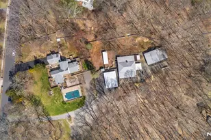 8 Stonehedge Ln, Andover, NJ 07821 - Photo 34