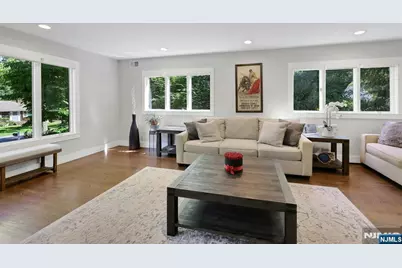962 Pines Terrace, Franklin Lakes, NJ 07417 - Photo 2