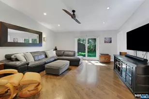 962 Pines Terrace, Franklin Lakes, NJ 07417 - Photo 6
