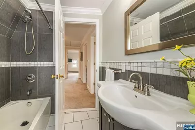 16 Chestnut Place, Nutley, NJ 07110 - Photo 20