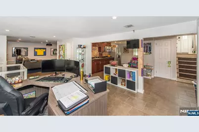 6 Melissa Drive, Totowa, NJ 07512 - Photo 28