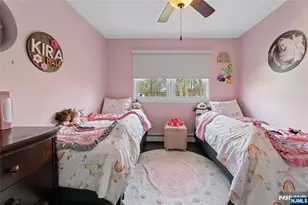 1073 Allessandrini Ave, New Milford, NJ 07646 - Photo 16