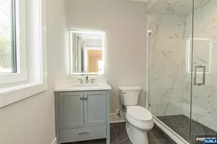 722 Erie Rd, Paramus, NJ 07652 - Photo 18