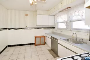 7501 3rd Ave, North Bergen, NJ 07047 - Photo 24