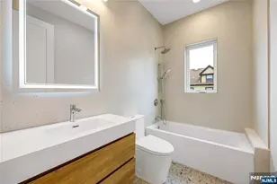 49 Lincoln Ave, Cliffside Park, NJ 07010 - Photo 28