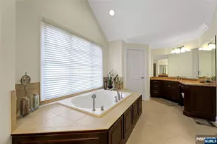 22 Mdw Lk Dr, Mahwah, NJ 07430 - Photo 32