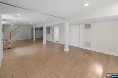 35 E Ridgewood Avenue, Paramus, NJ 07652 - Photo 24