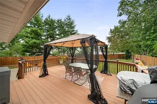 1 Hazley Ct, Rochelle Park Township, NJ 07662 - Photo 18