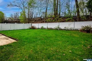 352 Billington Rd, Teaneck Township, NJ 07666 - Photo 4