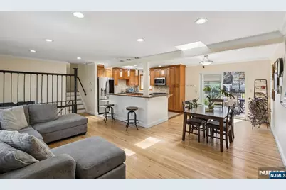 115 Birchwood Terrace, Wayne, NJ 07470 - Photo 4