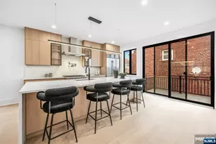25 Garden Pl A, Edgewater, NJ 07020 - Photo 12