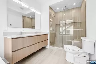 25 Garden Pl A, Edgewater, NJ 07020 - Photo 20