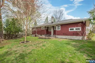 10 Laurel Pl, Caldwell, NJ 07006 - Photo 24
