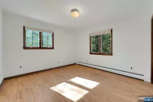 24 Deerhaven Ln, Jefferson Township, NJ 07435 - Photo 18