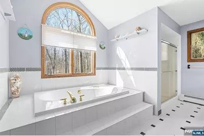 70 Harrison Lane, Bloomingdale, NJ 07403 - Photo 24