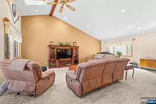70 Harrison Ln, Bloomingdale, NJ 07403 - Photo 14