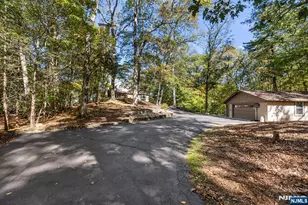 70 Harrison Ln, Bloomingdale, NJ 07403 - Photo 40