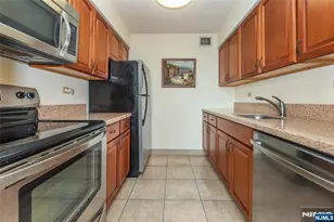 300 Main Street 704, Little Falls Township, NJ 07424 - Photo 12