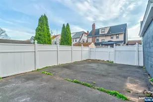 150 Hansbury Ave, Newark, NJ 07112 - Photo 36
