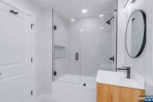 150 Hansbury Ave, Newark, NJ 07112 - Photo 22