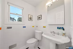 77 Oakdene Ave, Teaneck Township, NJ 07666 - Photo 14