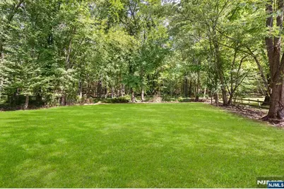 114 Van Dam Avenue, Bloomingdale, NJ 07403 - Photo 22