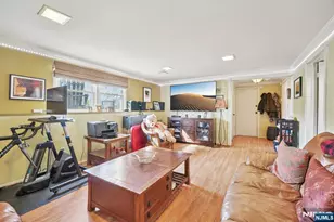 676 Rutgers Pl, Paramus, NJ 07652 - Photo 22