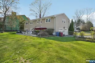 676 Rutgers Pl, Paramus, NJ 07652 - Photo 34