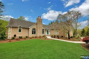 2 Crocker Mansion Dr, Mahwah, NJ 07430 - Photo 4