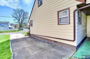 27 Joseph St, Moonachie, NJ 07074 - Photo 2