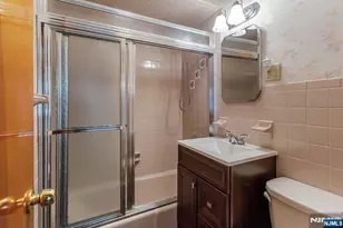 17 Obal Ave, Elmwood Park, NJ 07407 - Photo 14