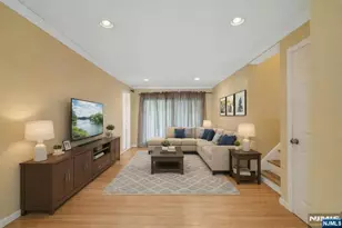 9 Hemlock Dr, Paramus, NJ 07652 - Photo 14