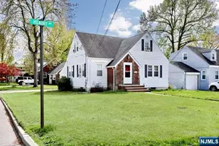 218 Hickory Ave, Bergenfield, NJ 07621 - Photo 30
