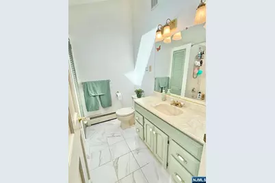 80 Roosevelt Avenue, Bergenfield, NJ 07621 - Photo 16