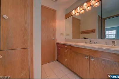1006 Black Oak Ridge Road, Wayne, NJ 07470 - Photo 12