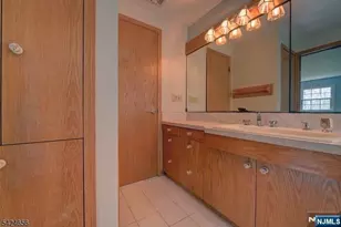 1006 Black Oak Ridge Rd, Wayne, NJ 07470 - Photo 12