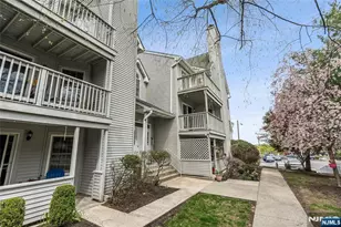 8 Quartz Ln, Paterson, NJ 07501 - Photo 2