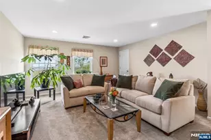 8 Quartz Ln, Paterson, NJ 07501 - Photo 22