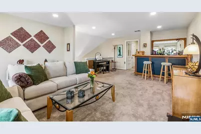 8 Quartz Lane, Paterson, NJ 07501 - Photo 28