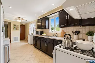 331 Essex Street, Harrison, NJ 07029 - Photo 18