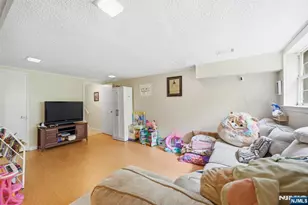 15 Dena Dr, Wanaque, NJ 07465 - Photo 10