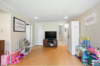 15 Dena Drive, Wanaque, NJ 07465 - Photo 8
