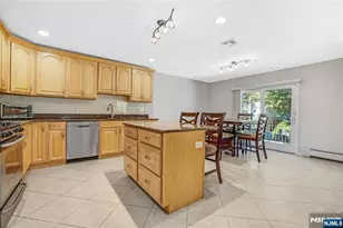4 Maple Ave, Waldwick, NJ 07463 - Photo 10