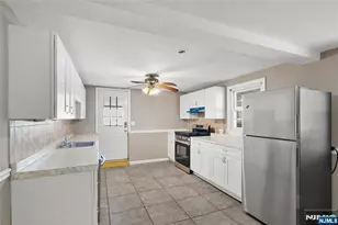 334 Pine St, Pompton Lakes, NJ 07442 - Photo 8