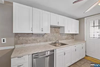 334 Pine Street, Pompton Lakes, NJ 07442 - Photo 10