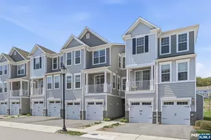 102 Sequoia Dr 1724, Cedar Grove, NJ 07009 - Photo 2