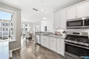102 Sequoia Dr 1724, Cedar Grove, NJ 07009 - Photo 16