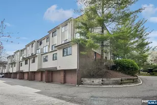 2 Carlyle Ct, Teaneck Township, NJ 07666 - Photo 22