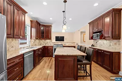160 Lozier Terrace, River Edge, NJ 07661 - Photo 18
